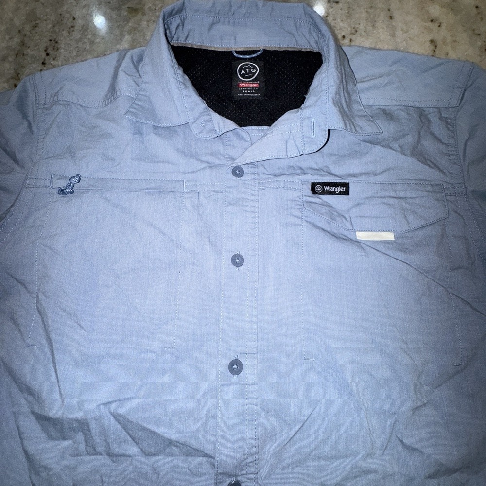 Wrangler ATG Performance Utility Mens Blue Hiking Outdoors Pocket Shirt Sz Small - Picture 2 of 8